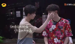 哥哥吃瓜聊娱乐圈小说,哥哥的娱乐圈秘闻录